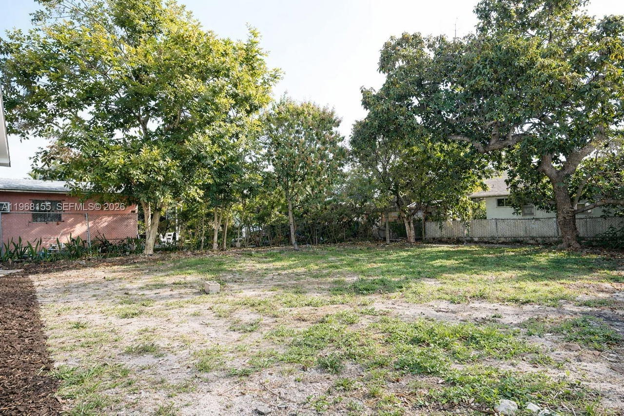Real estate property located at 9511 5th Ave, Miami-dade, Pinewood Park Pl Amd 2nd, Miami, FL