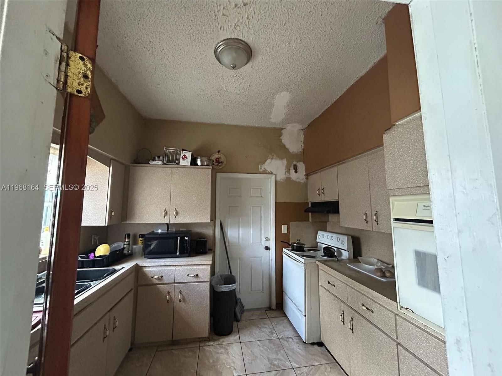 Real estate property located at 4011 171st St, Miami-dade, Carol City Corr Pl Of, Miami Gardens, FL