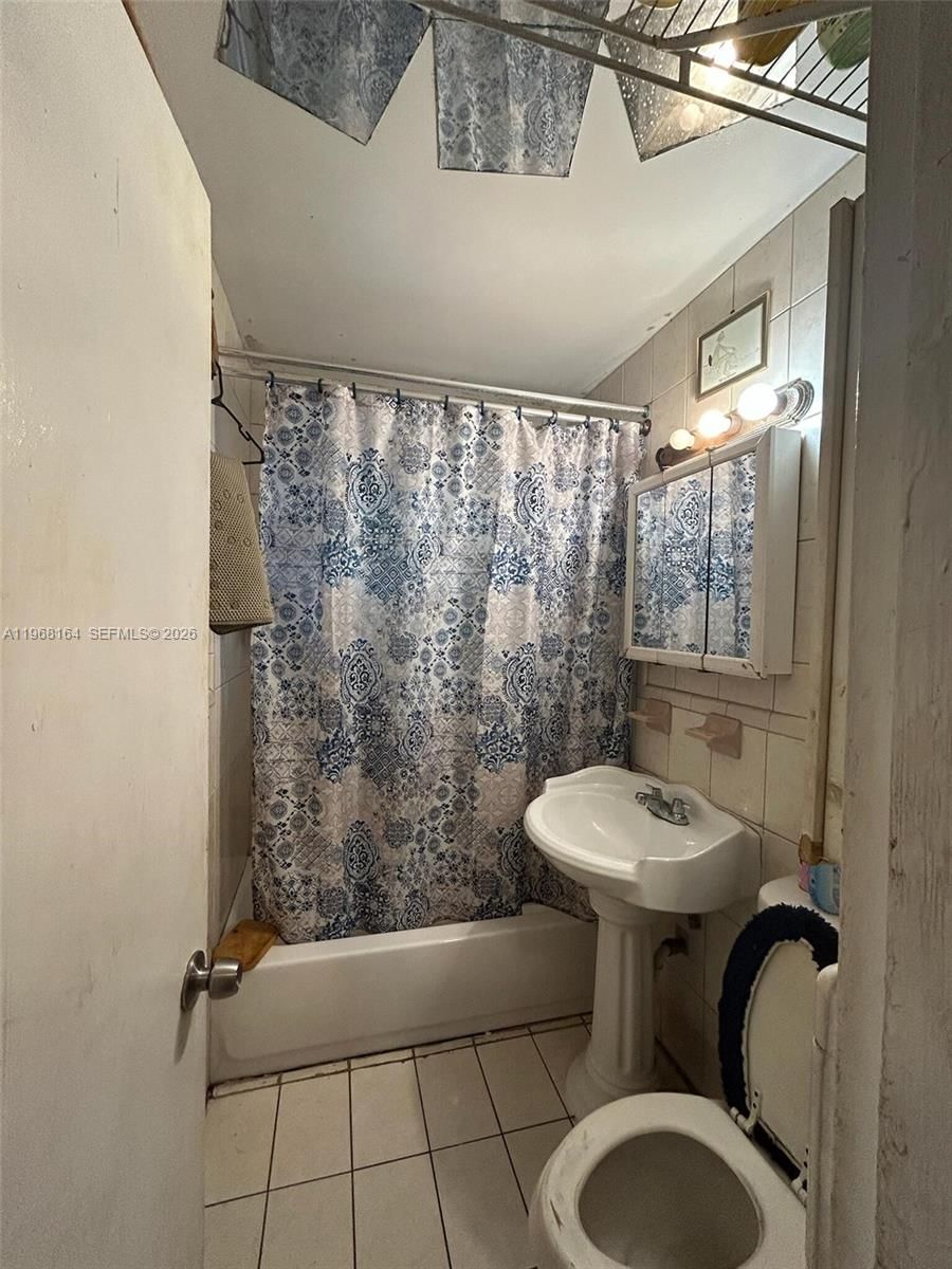 Real estate property located at 4011 171st St, Miami-dade, Carol City Corr Pl Of, Miami Gardens, FL