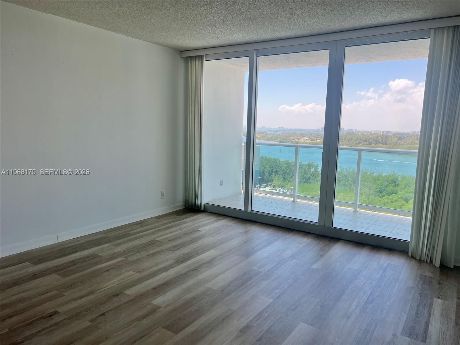 Real estate property located at 100 Bayview Dr #1418, Miami-dade, Arlen House East Condo, Sunny Isles Beach, FL