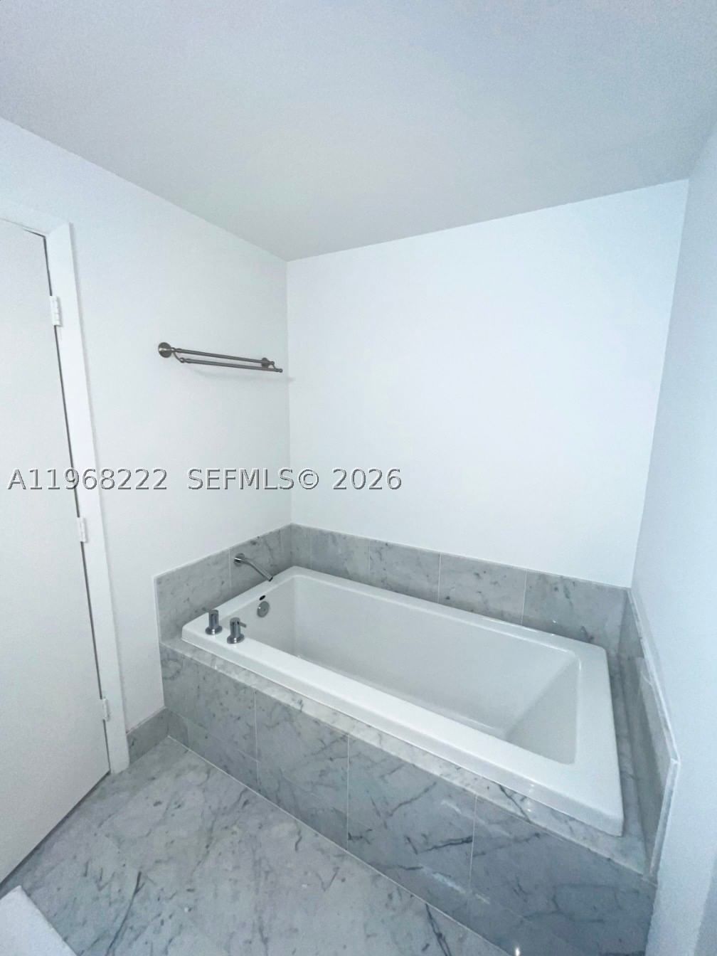 Real estate property located at 253 2nd St #3903, Miami-dade, Vizcayne South Condo, Miami, FL