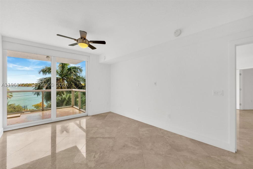 Real estate property located at 10 Venetian Way #403, Miami-dade, The Grand Venetian Condo, Miami Beach, FL