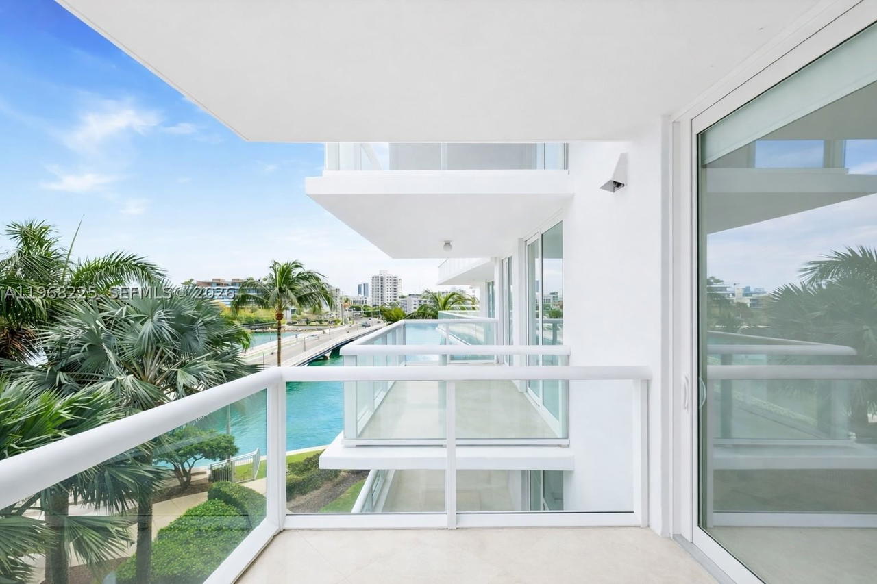 Real estate property located at 10 Venetian Way #403, Miami-dade, The Grand Venetian Condo, Miami Beach, FL