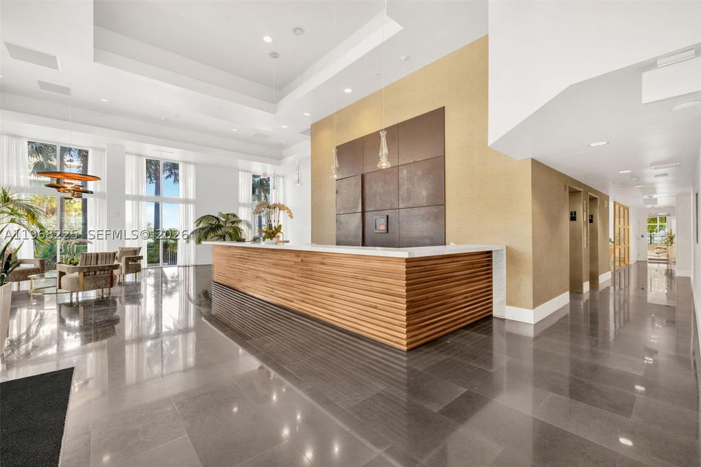 Real estate property located at 10 Venetian Way #403, Miami-dade, The Grand Venetian Condo, Miami Beach, FL