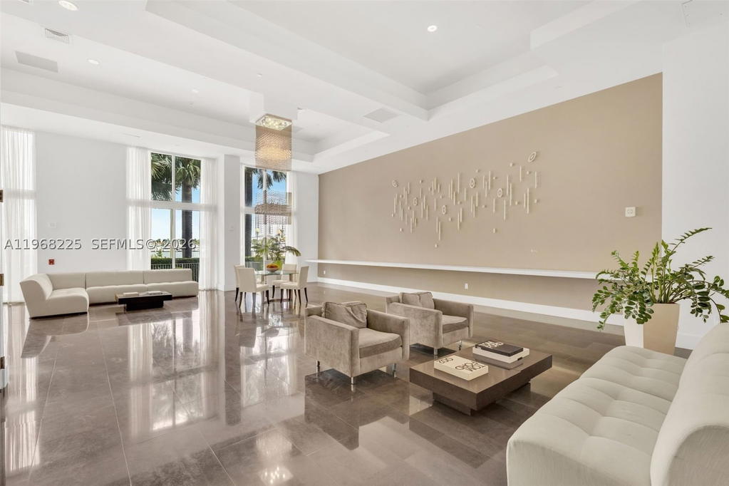 Real estate property located at 10 Venetian Way #403, Miami-dade, The Grand Venetian Condo, Miami Beach, FL