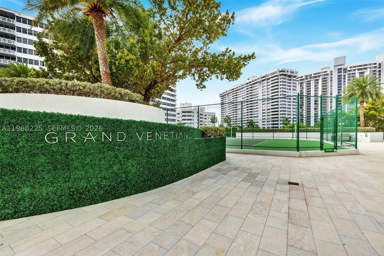 Real estate property located at 10 Venetian Way #403, Miami-dade, The Grand Venetian Condo, Miami Beach, FL