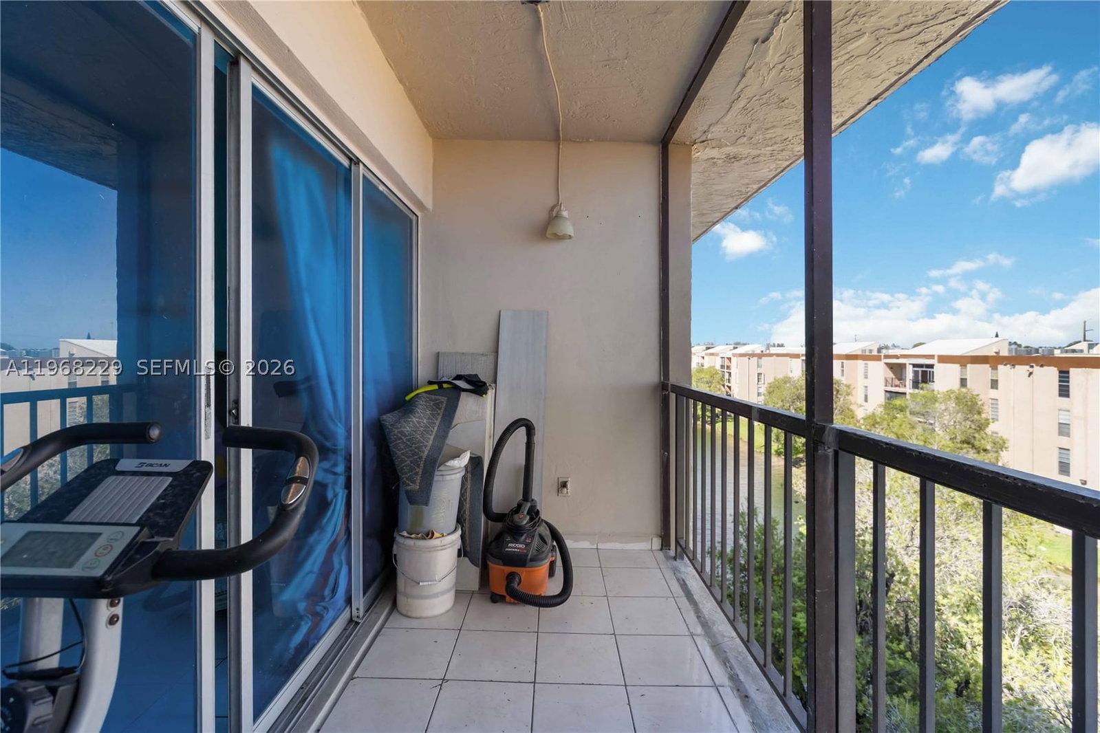 Real estate property located at 8895 Fontainebleau Blvd #504, Miami-dade, Pineside Condo No 1, Miami, FL