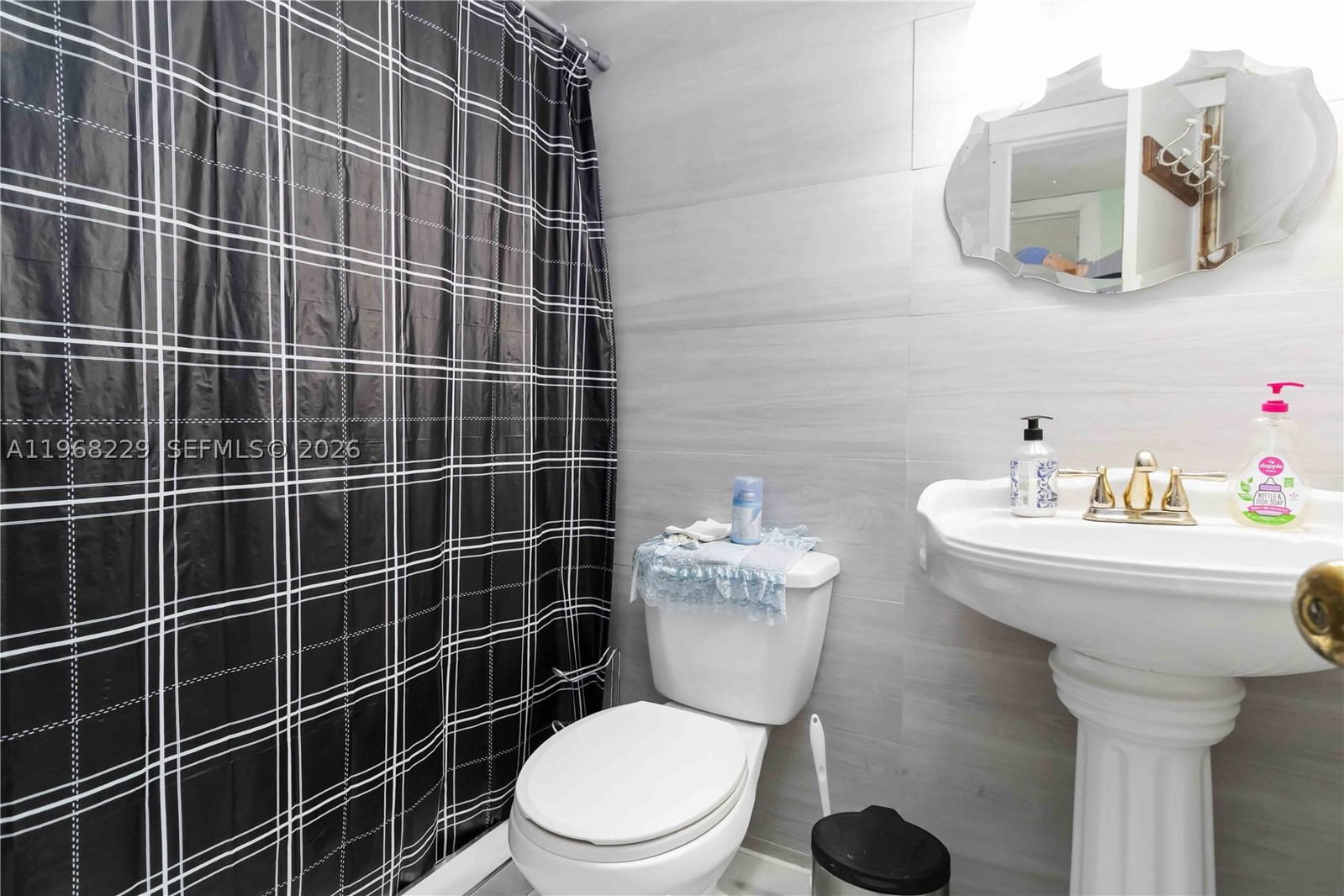 Real estate property located at 8895 Fontainebleau Blvd #504, Miami-dade, Pineside Condo No 1, Miami, FL