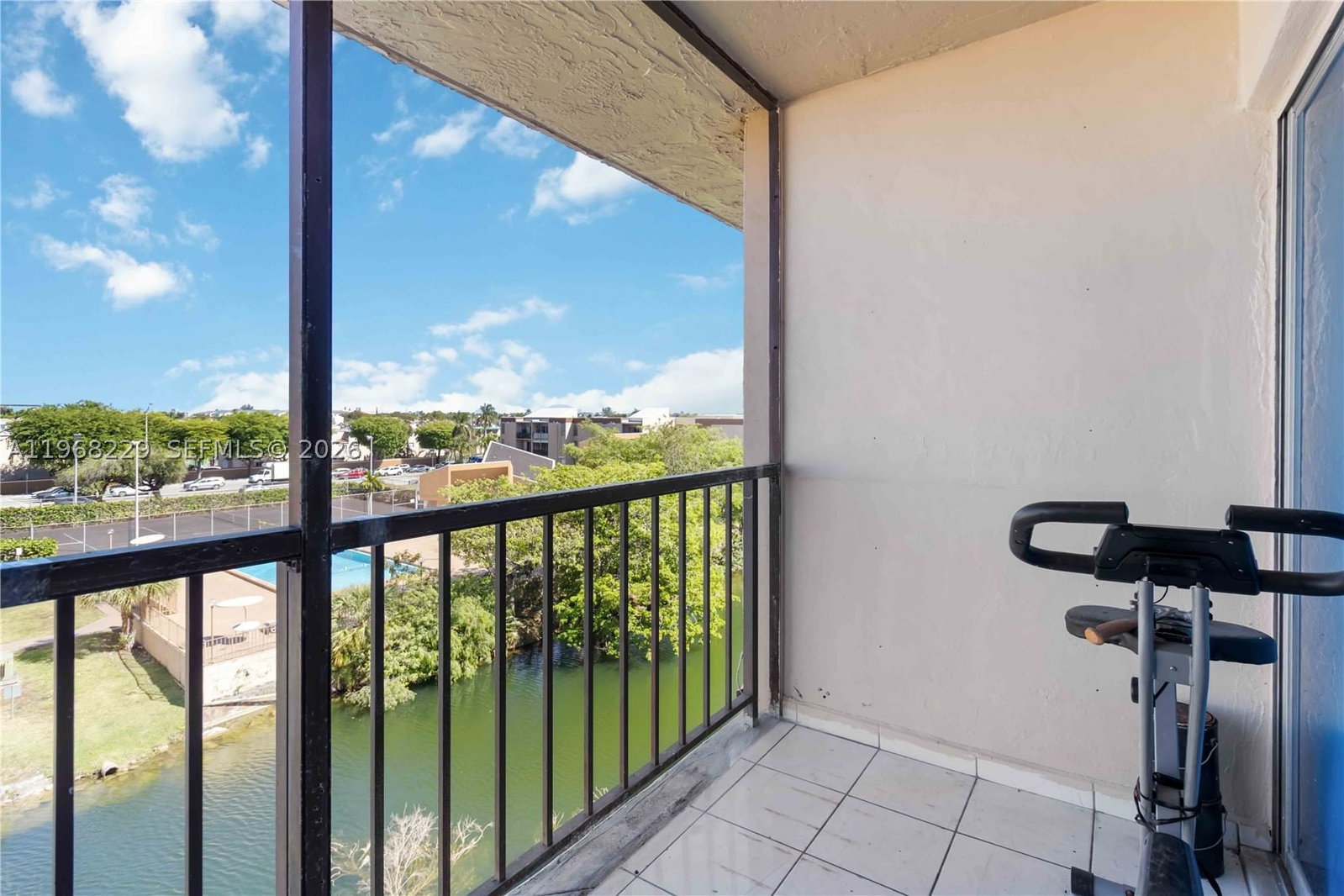 Real estate property located at 8895 Fontainebleau Blvd #504, Miami-dade, Pineside Condo No 1, Miami, FL