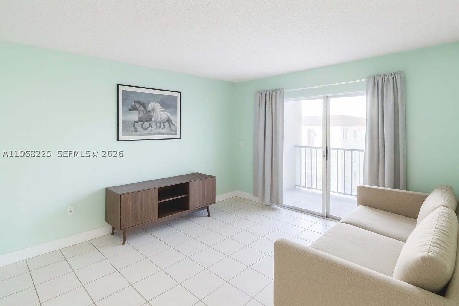 Real estate property located at 8895 Fontainebleau Blvd #504, Miami-dade, Pineside Condo No 1, Miami, FL