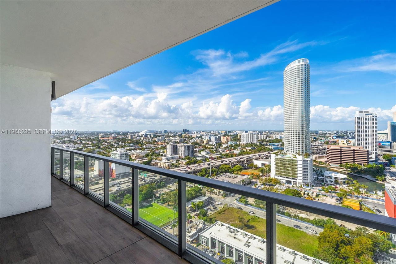 Real estate property located at 229 9th St #208, Miami-dade, Smart Brickell, Miami, FL