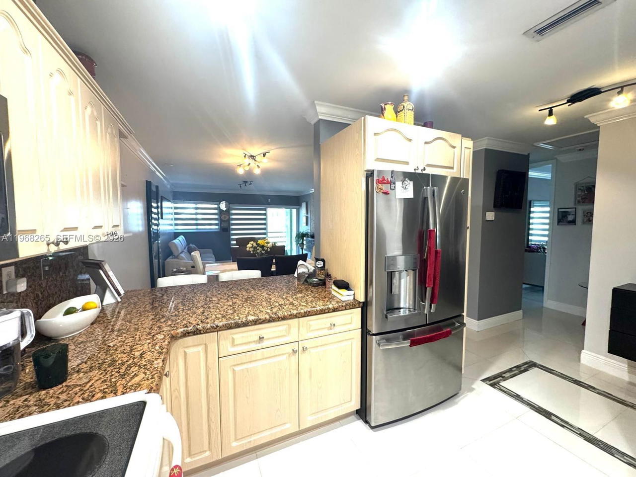 Real estate property located at 11163 7th St #204-19, Miami-dade, Patio West One Condo, Miami, FL