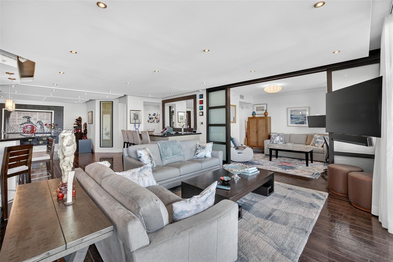 Real estate property located at 2845 9th St #504, Broward, Le Club International, Fort Lauderdale, FL
