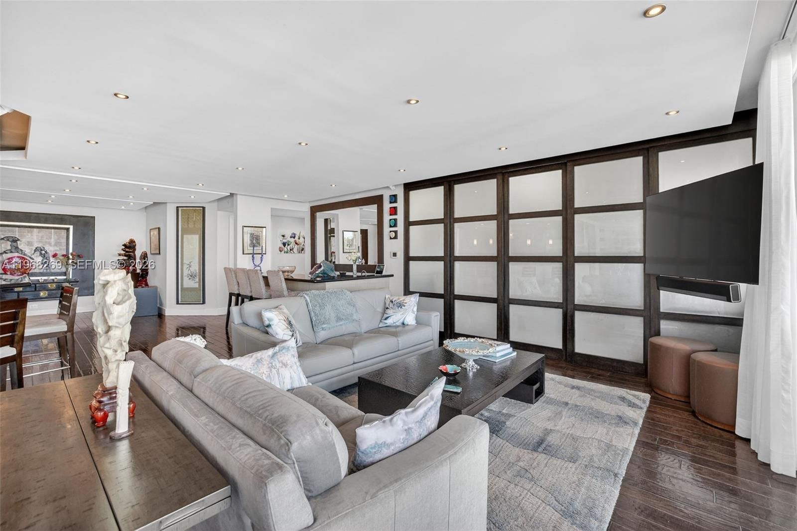 Real estate property located at 2845 9th St #504, Broward, Le Club International, Fort Lauderdale, FL