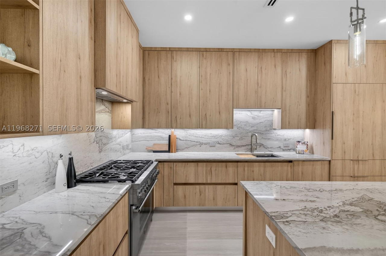 Real estate property located at 912 13th St, Broward, Everglade Land Sales Co, Fort Lauderdale, FL