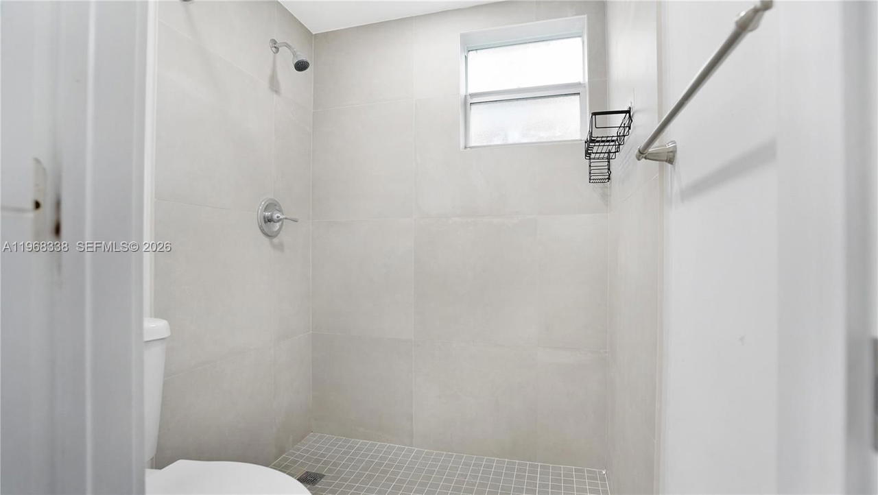 Real estate property located at 1235 Mariposa Ave #1, Miami-dade, Mariposa Manor Condo, Coral Gables, FL