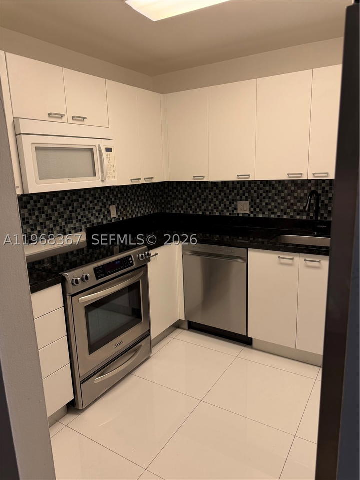 Real estate property located at 7925 86th St #923, Miami-dade, Kings Creek West Condo Bl, Miami, FL