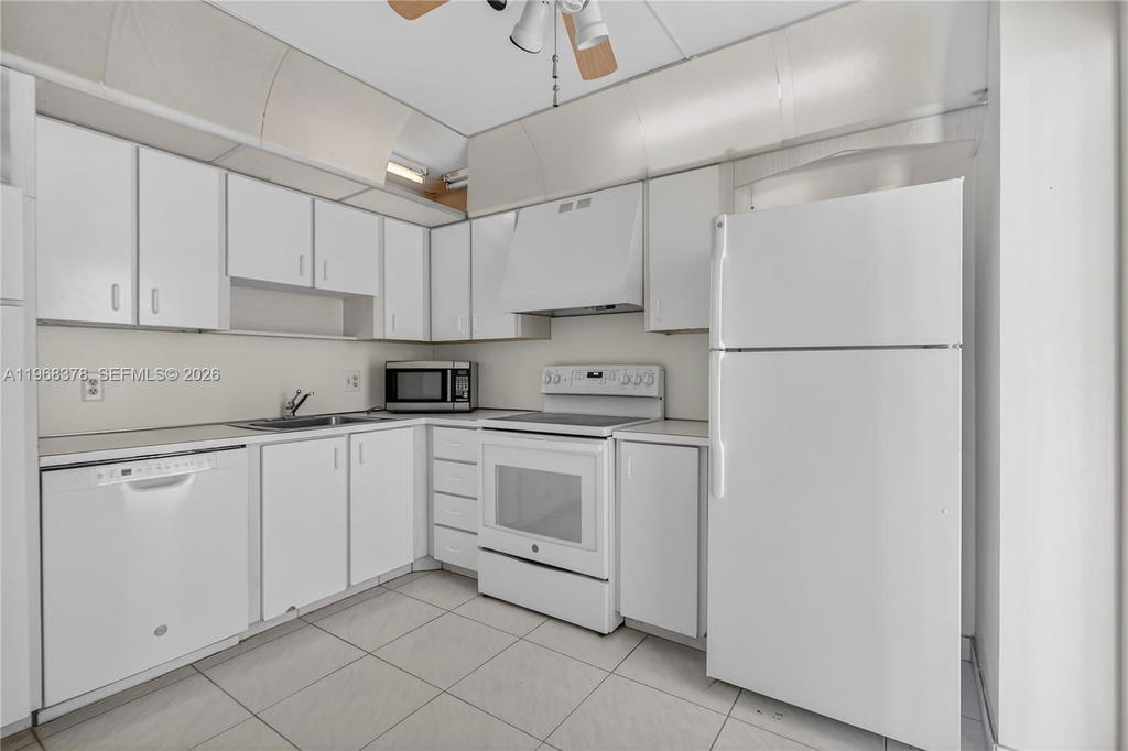Real estate property located at 2801 183rd St #1612W, Miami-dade, Admirals Port, Aventura, FL