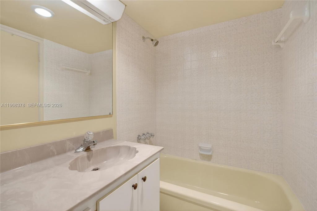 Real estate property located at 2801 183rd St #1612W, Miami-dade, Admirals Port, Aventura, FL