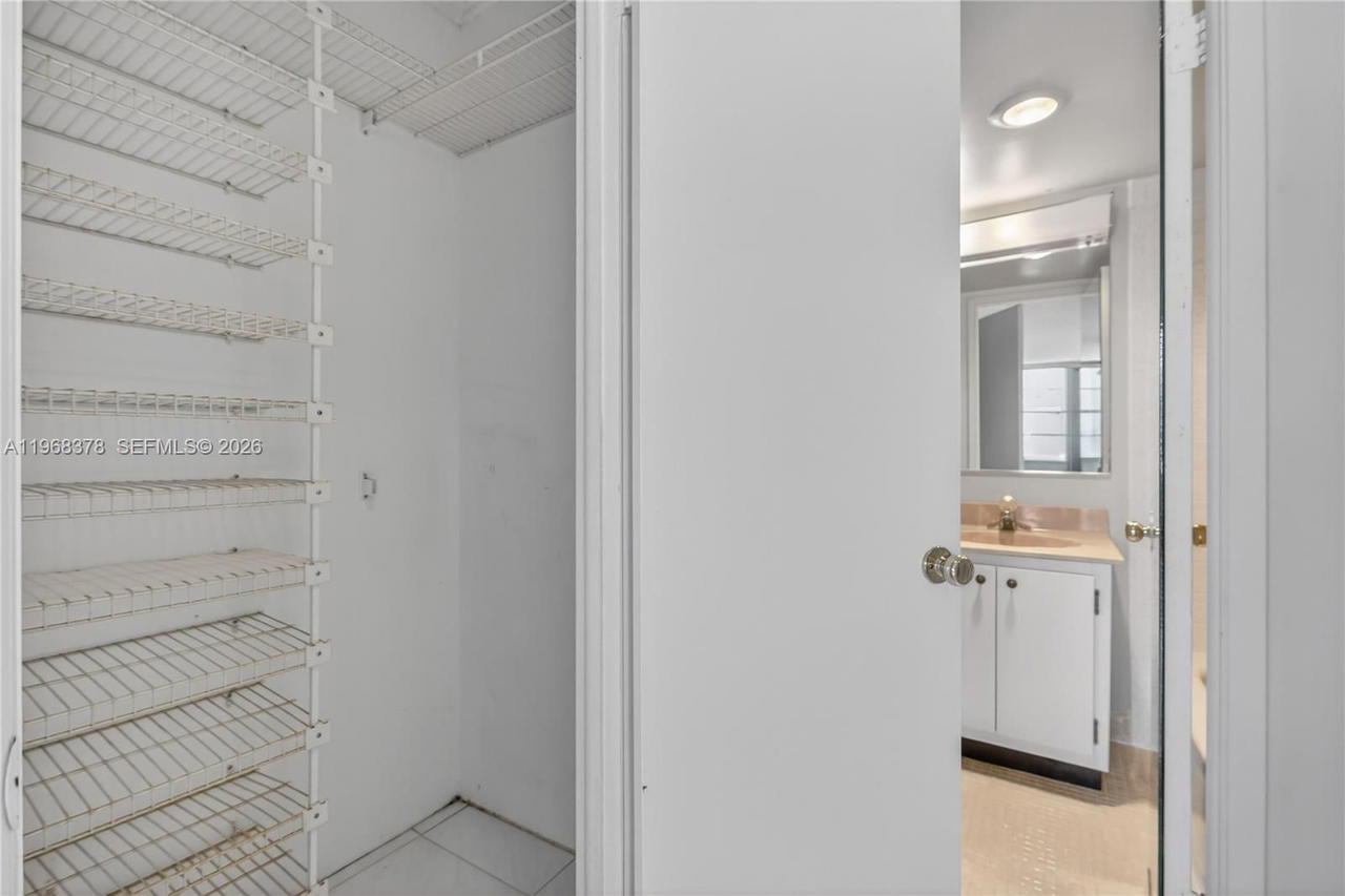 Real estate property located at 2801 183rd St #1612W, Miami-dade, Admirals Port, Aventura, FL