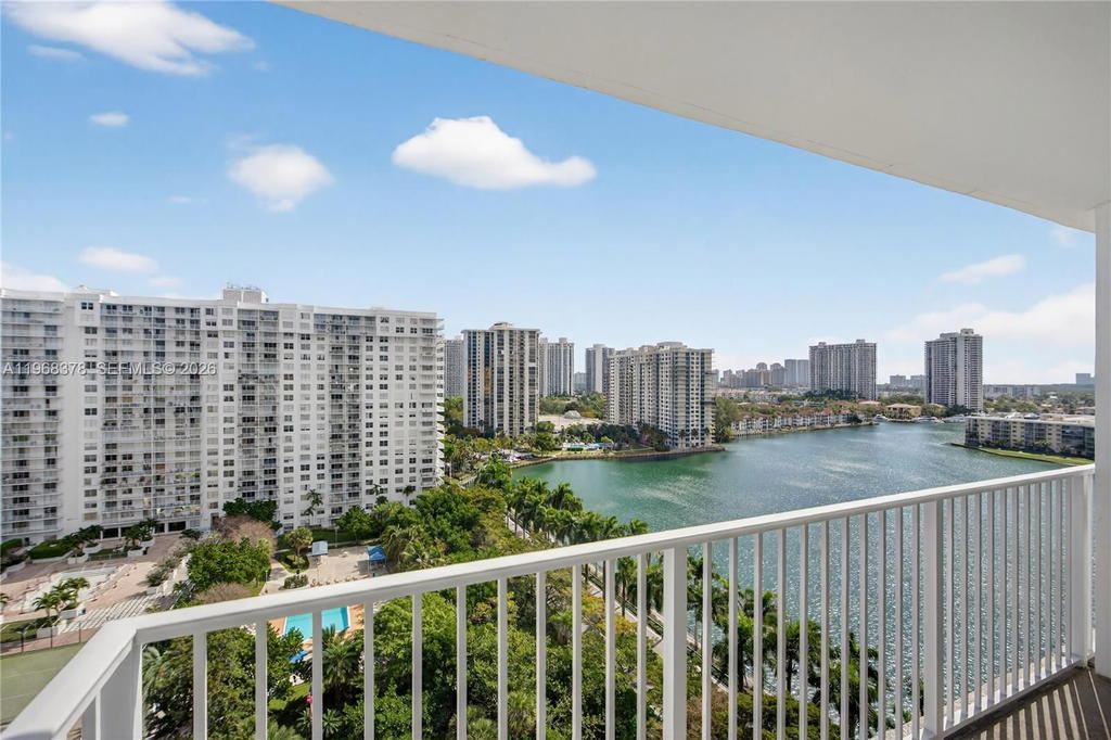Real estate property located at 2801 183rd St #1612W, Miami-dade, Admirals Port, Aventura, FL