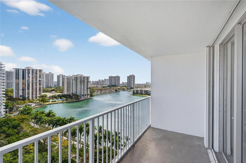 Real estate property located at 2801 183rd St #1612W, Miami-dade, Admirals Port, Aventura, FL