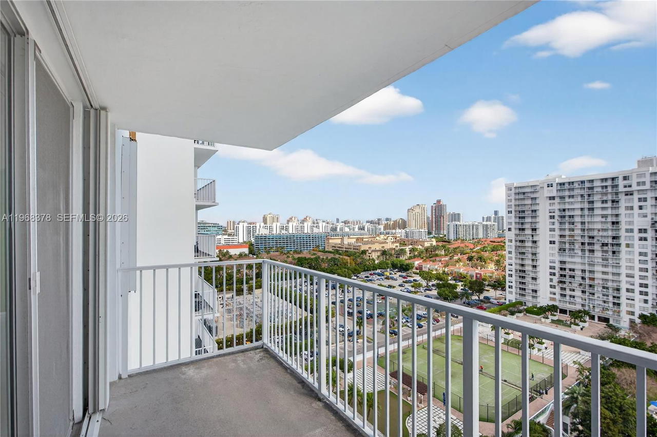 Real estate property located at 2801 183rd St #1612W, Miami-dade, Admirals Port, Aventura, FL