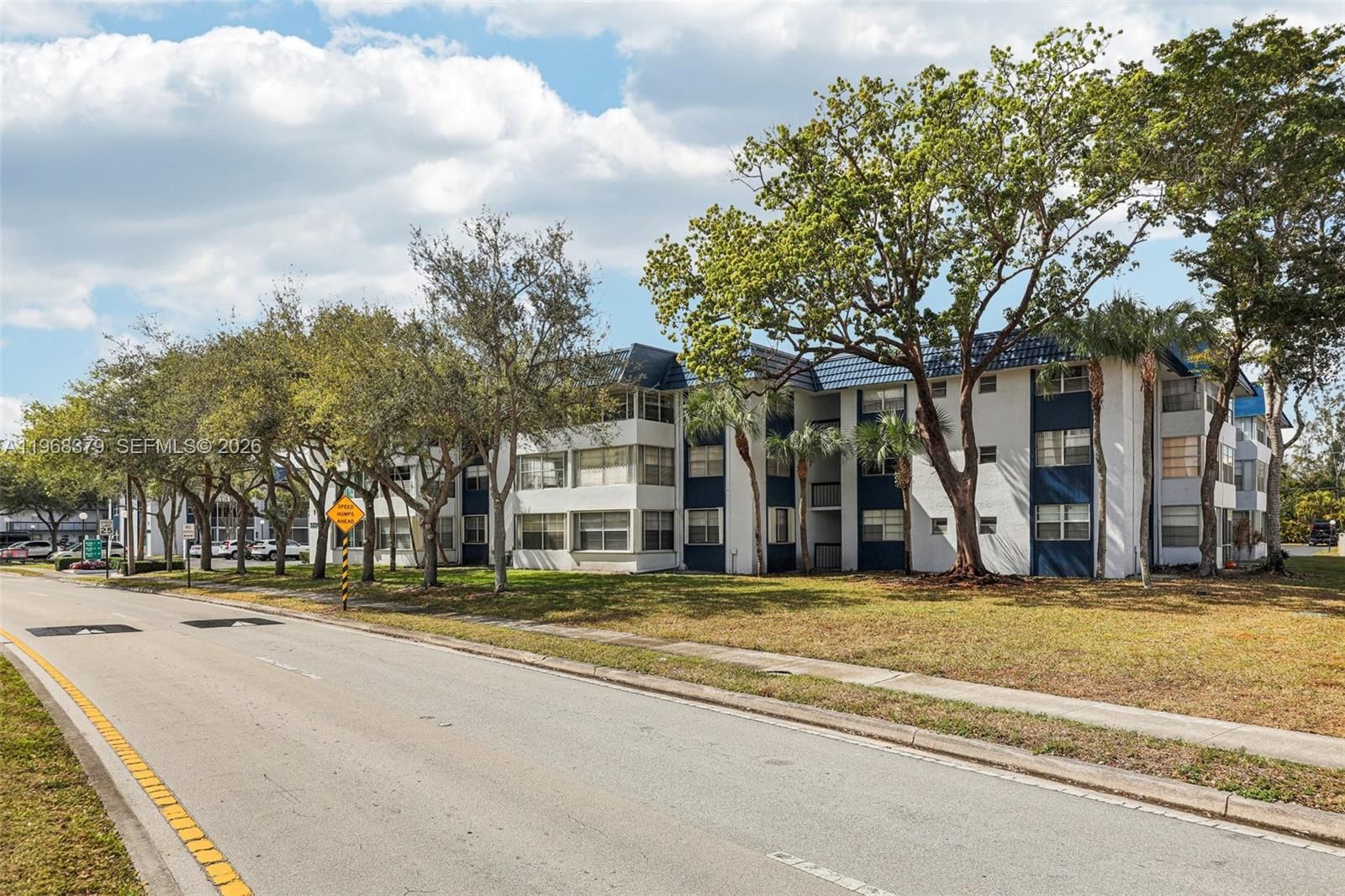 Real estate property located at 3220 Holiday Springs Blvd #1-102, Broward, Holiday Springs Village 1, Margate, FL