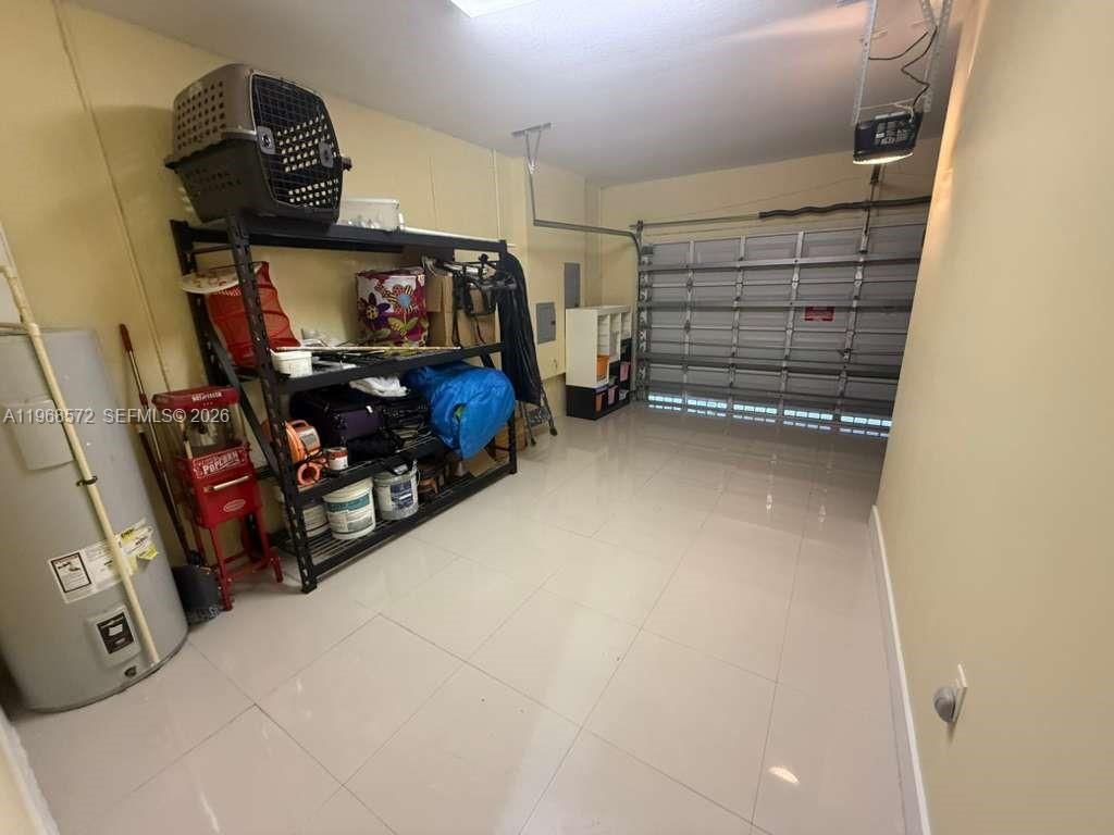 Real estate property located at 9947 86th Ter, Miami-dade, Doral Breeze, Doral, FL