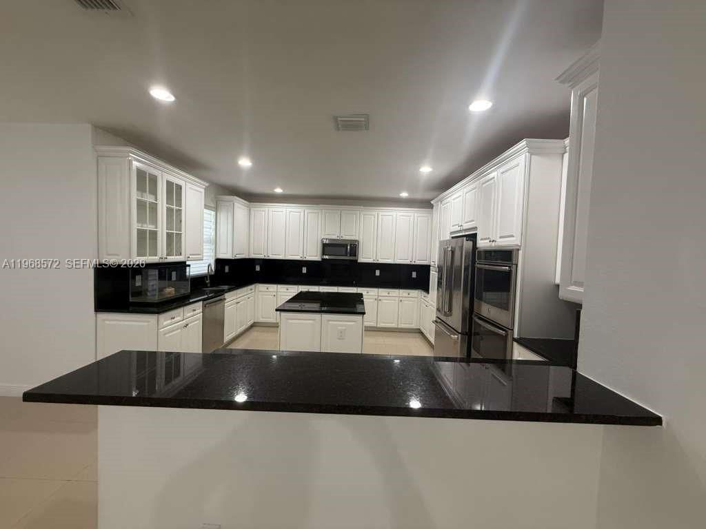 Real estate property located at 9947 86th Ter, Miami-dade, Doral Breeze, Doral, FL