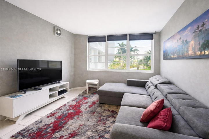 Real estate property located at 100 Lincoln Rd #415, Miami-dade, The Decoplage Condo, Miami Beach, FL