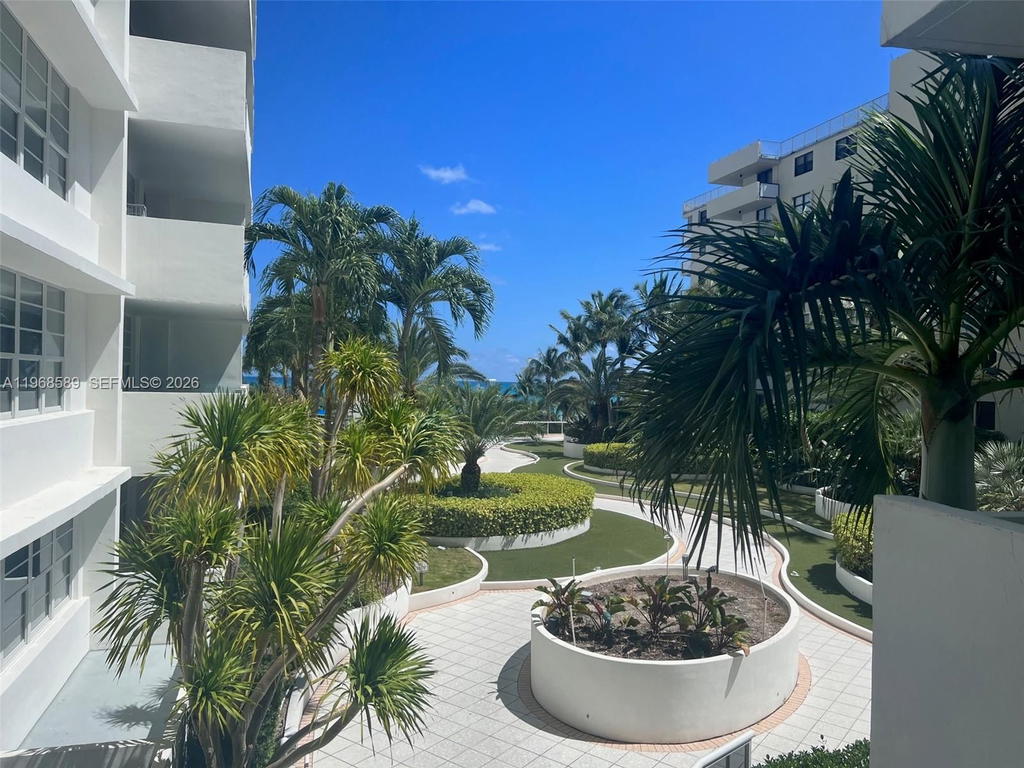 Real estate property located at 100 Lincoln Rd #415, Miami-dade, The Decoplage Condo, Miami Beach, FL