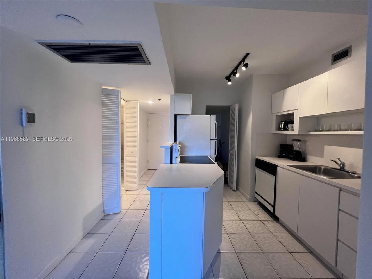 Real estate property located at 100 Lincoln Rd #415, Miami-dade, The Decoplage Condo, Miami Beach, FL