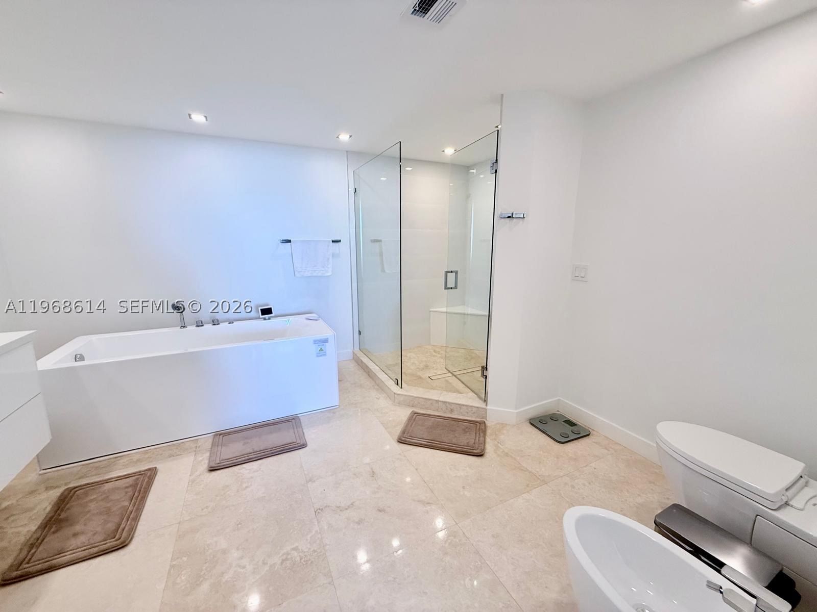 Real estate property located at 2100 Ocean Blvd #12D, Broward, Palms Tower One Condo, Fort Lauderdale, FL
