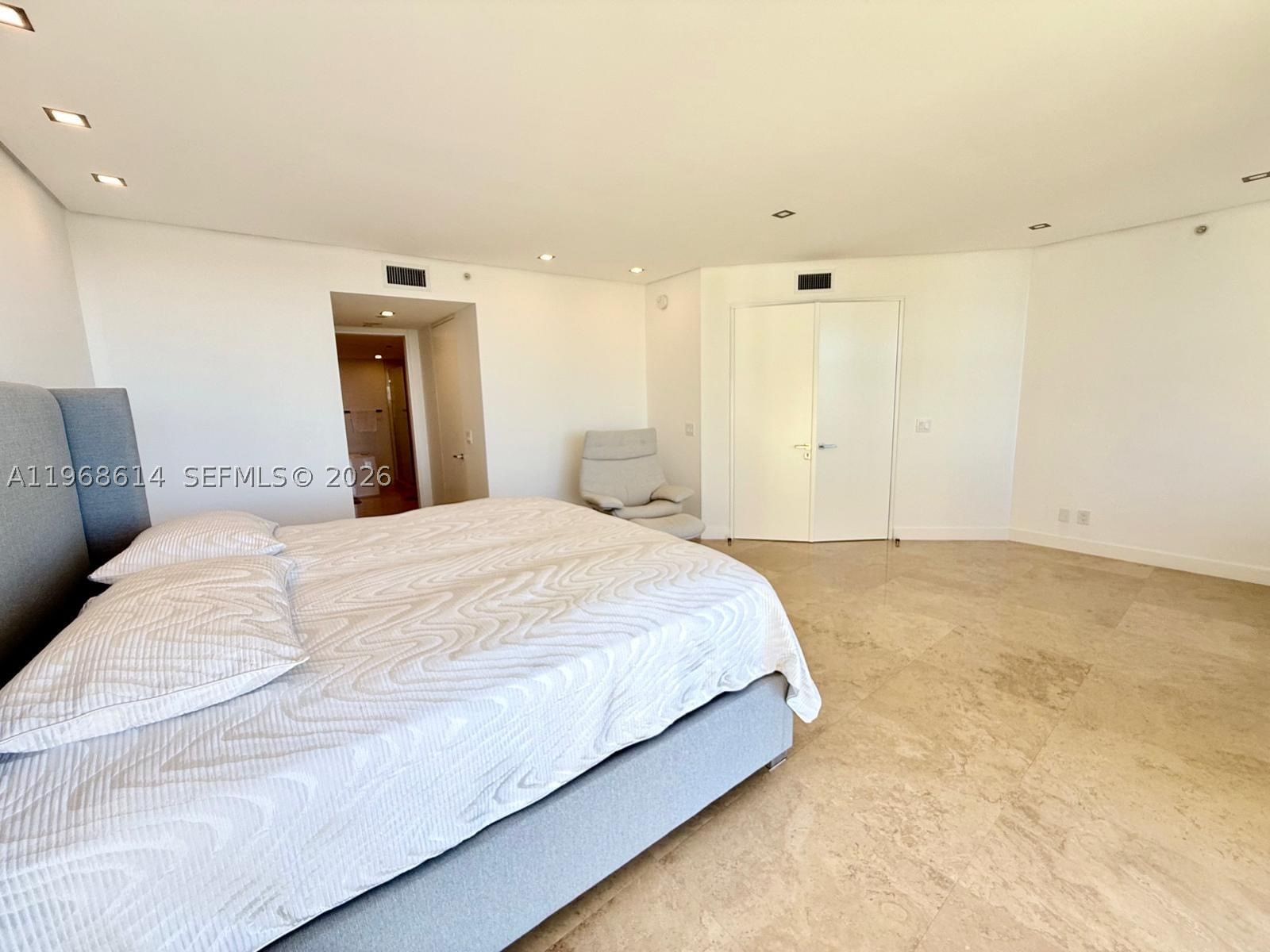 Real estate property located at 2100 Ocean Blvd #12D, Broward, Palms Tower One Condo, Fort Lauderdale, FL