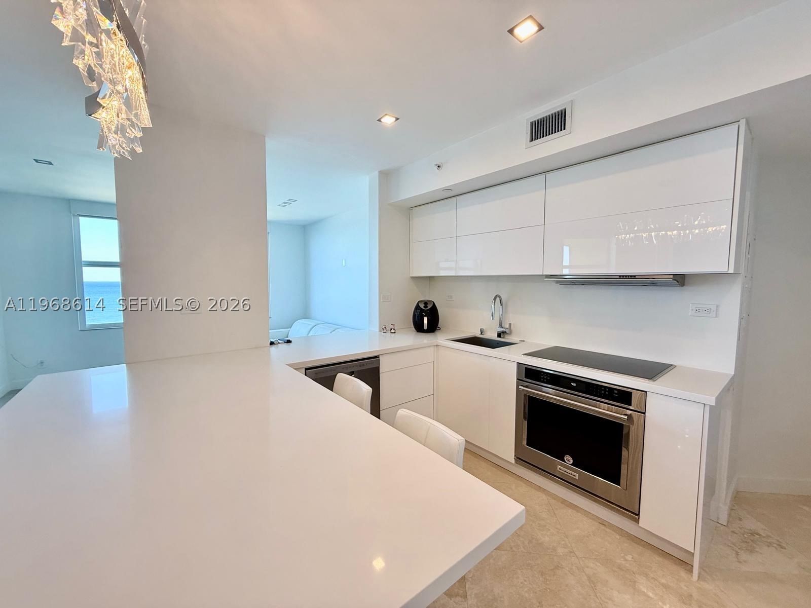 Real estate property located at 2100 Ocean Blvd #12D, Broward, Palms Tower One Condo, Fort Lauderdale, FL