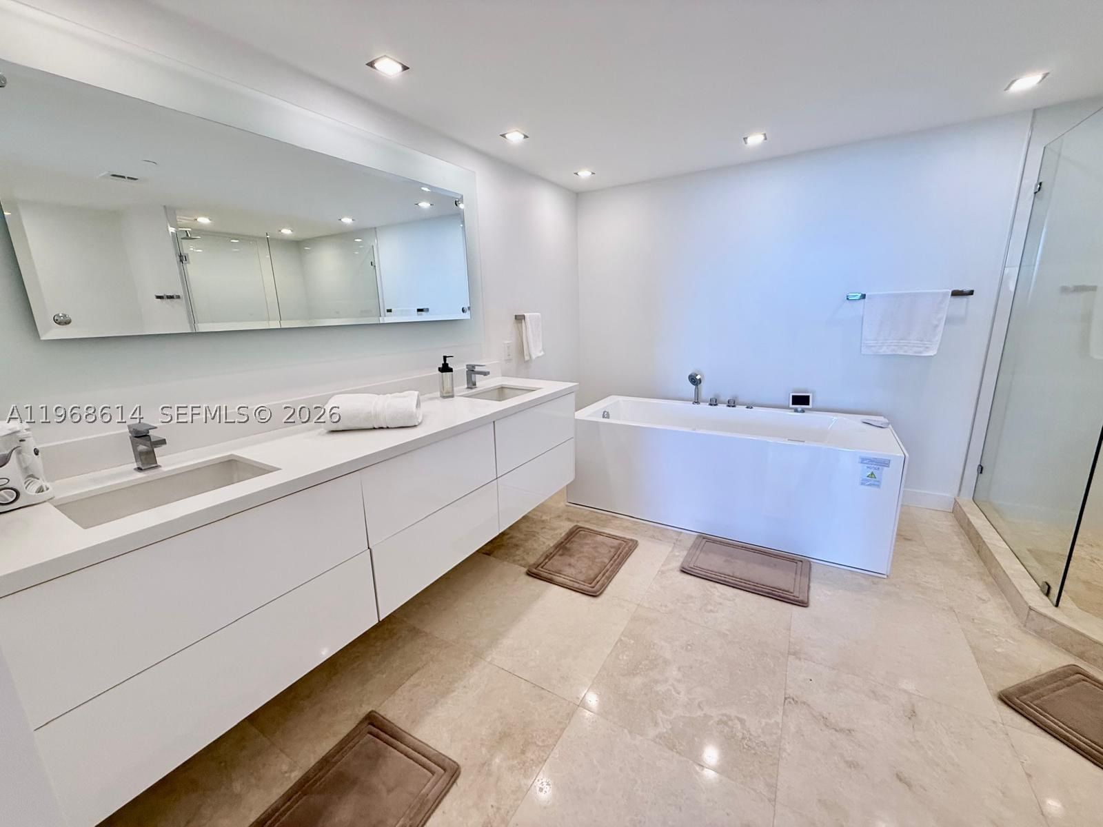 Real estate property located at 2100 Ocean Blvd #12D, Broward, Palms Tower One Condo, Fort Lauderdale, FL