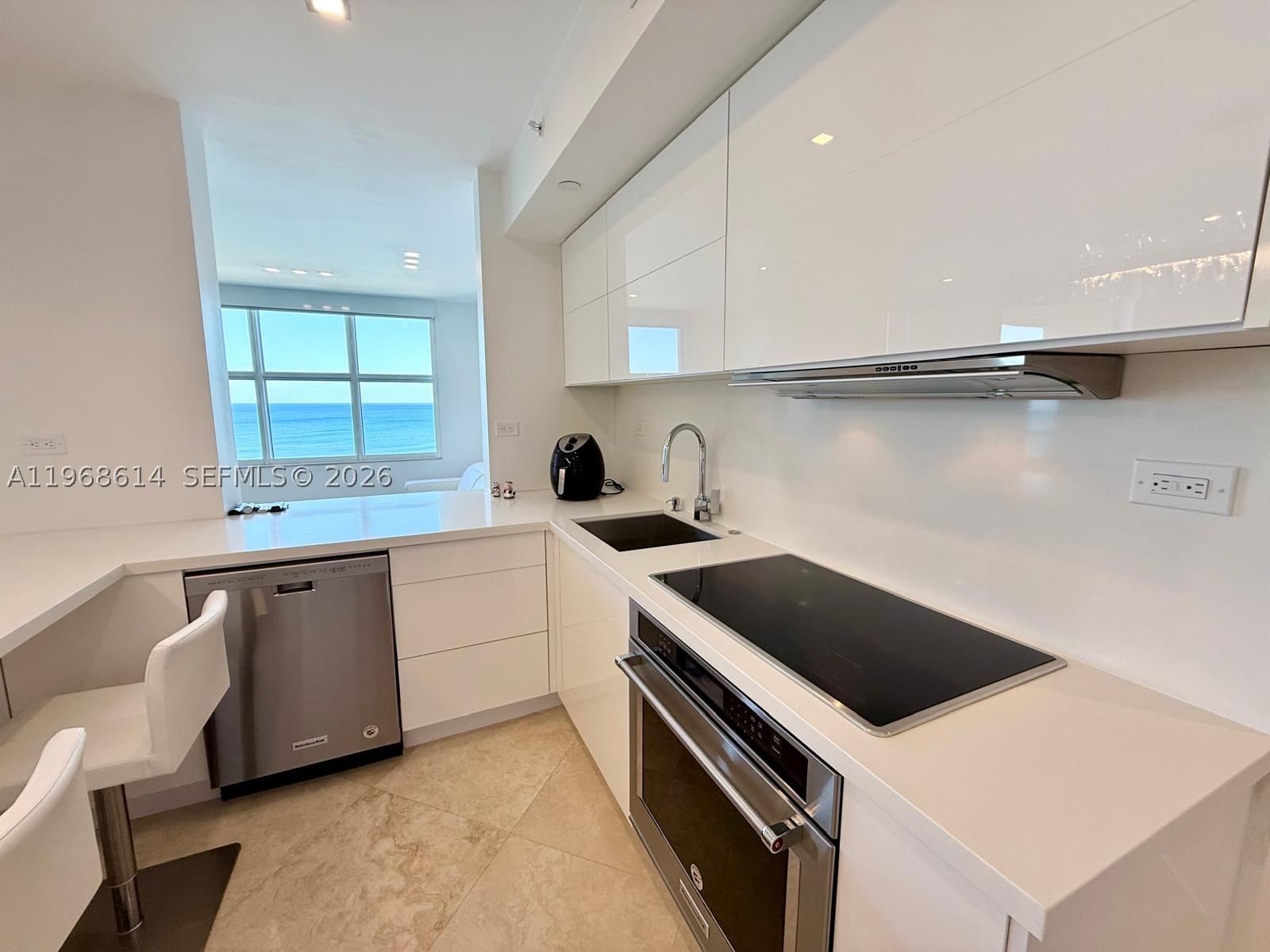 Real estate property located at 2100 Ocean Blvd #12D, Broward, Palms Tower One Condo, Fort Lauderdale, FL