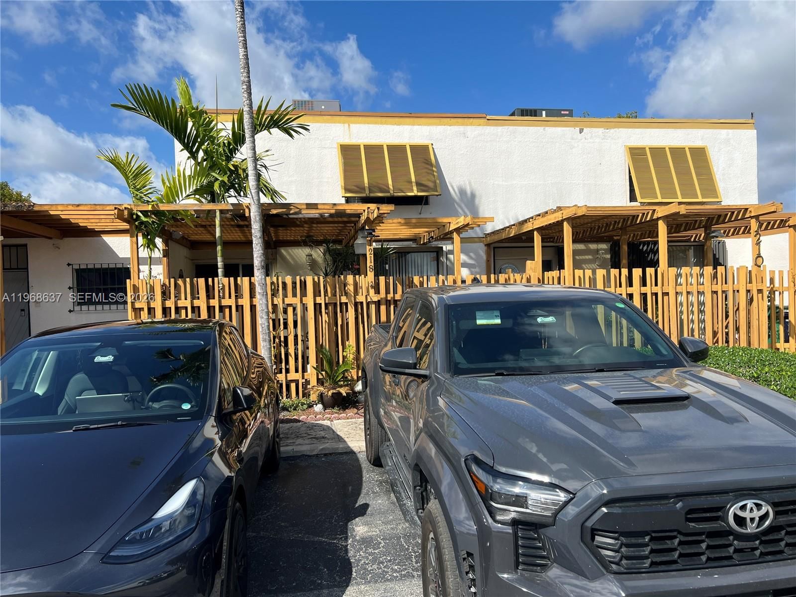 Real estate property located at 1218 131st Place Cir W, Miami-dade, Trail Run Sec 2, Miami, FL