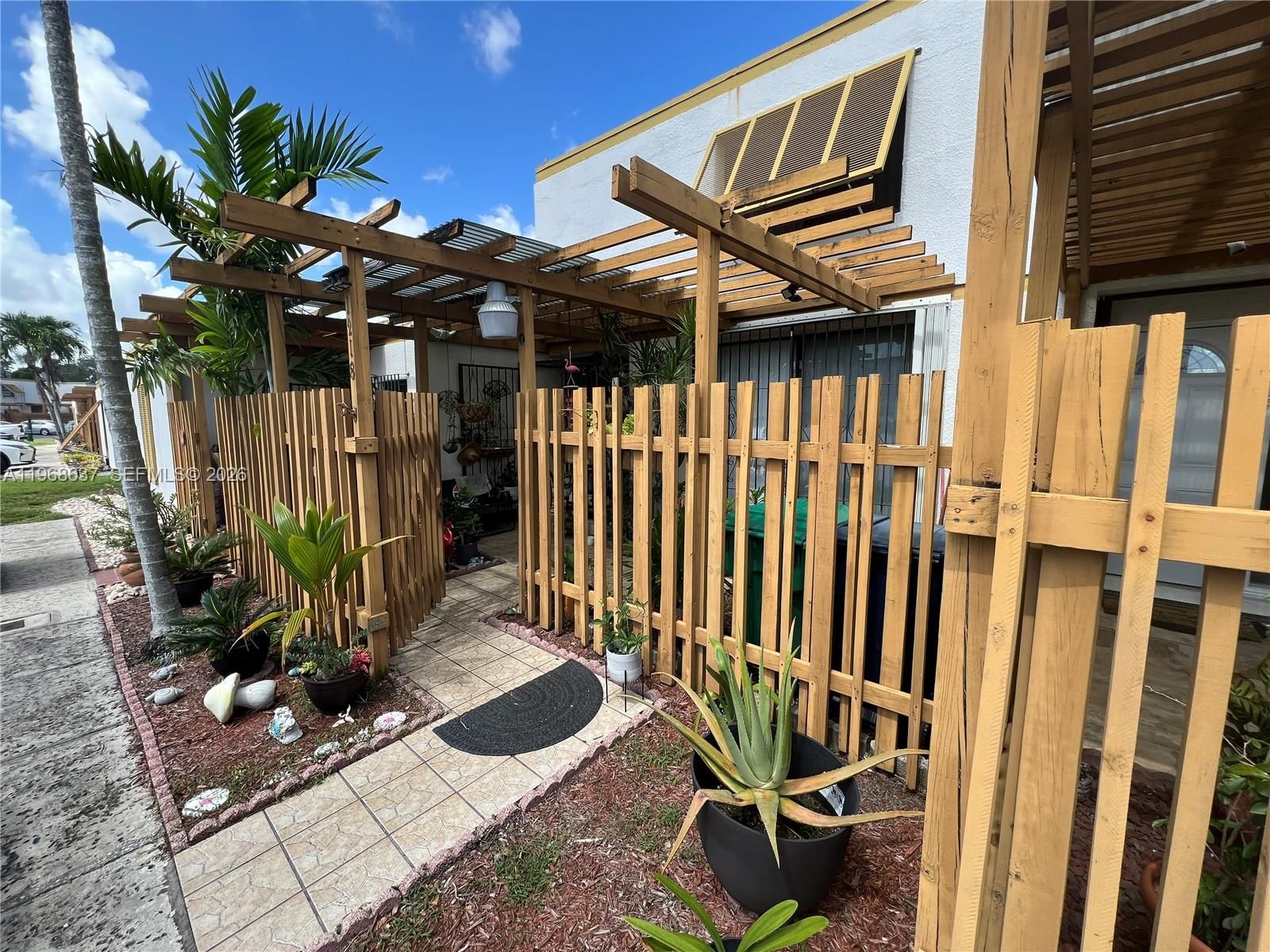 Real estate property located at 1218 131st Place Cir W, Miami-dade, Trail Run Sec 2, Miami, FL