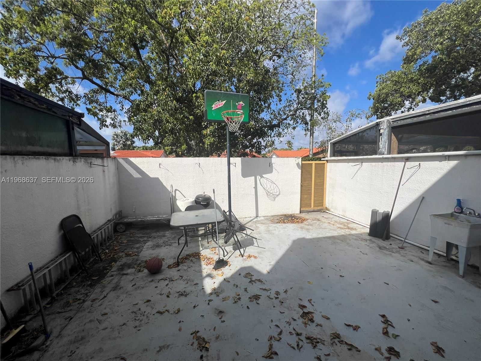 Real estate property located at 1218 131st Place Cir W, Miami-dade, Trail Run Sec 2, Miami, FL