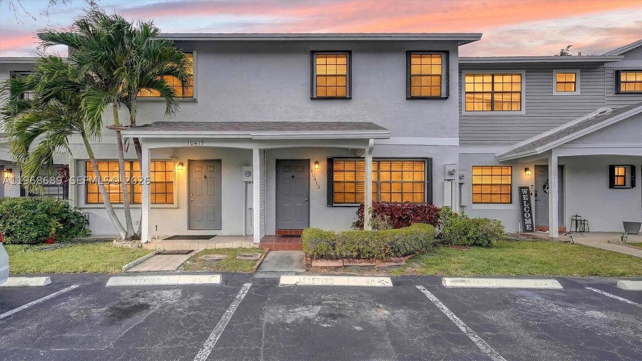 Real estate property located at 10413 6th St, Broward, Pembroke Pointe Section T, Pembroke Pines, FL