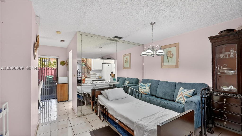 Real estate property located at 10413 6th St, Broward, Pembroke Pointe Section T, Pembroke Pines, FL