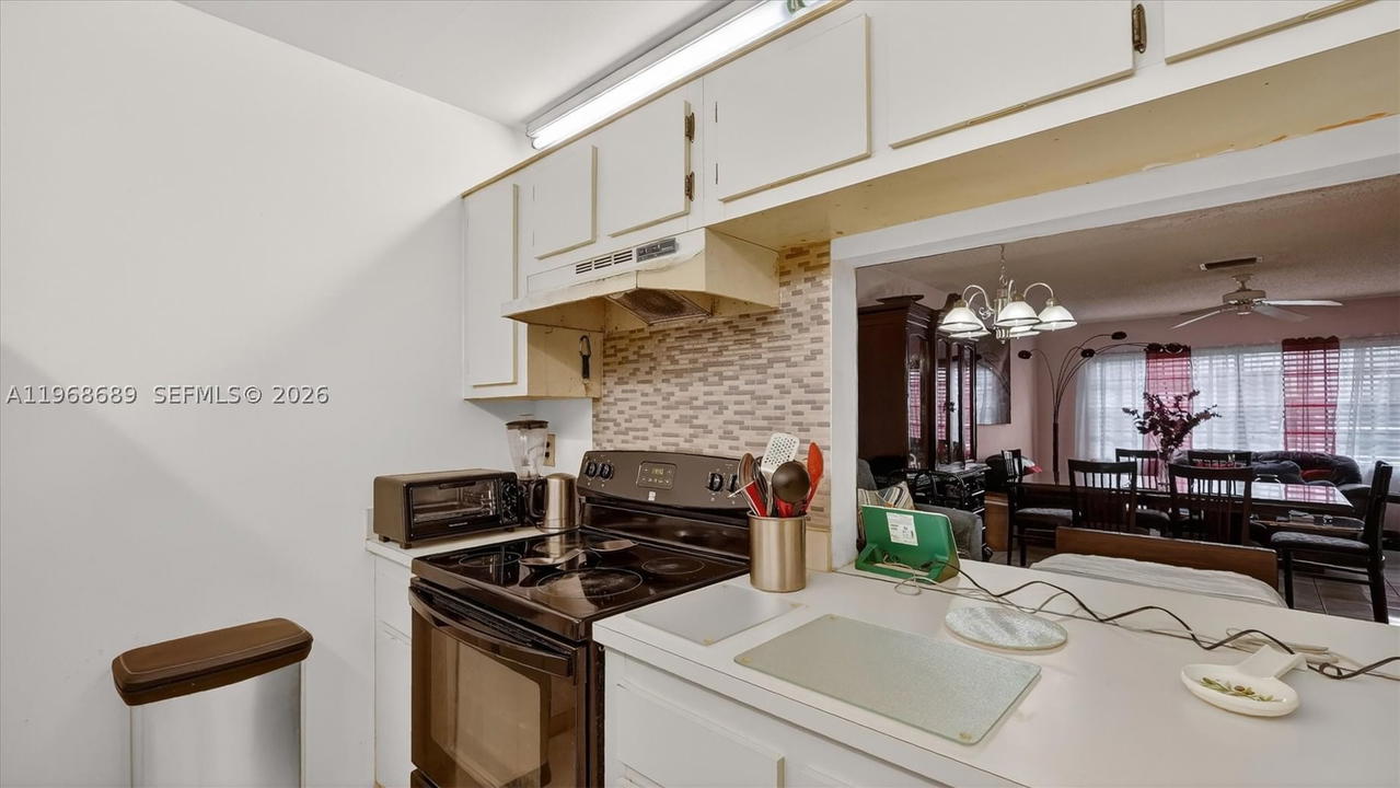 Real estate property located at 10413 6th St, Broward, Pembroke Pointe Section T, Pembroke Pines, FL