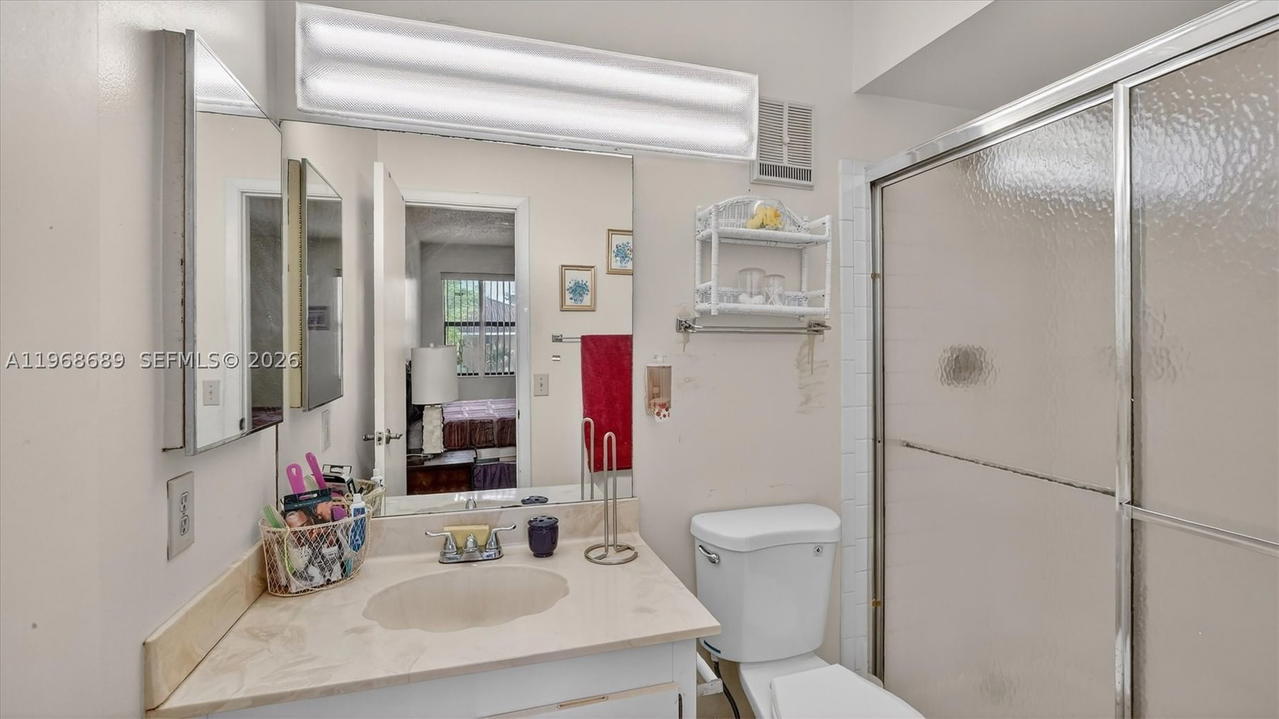 Real estate property located at 10413 6th St, Broward, Pembroke Pointe Section T, Pembroke Pines, FL