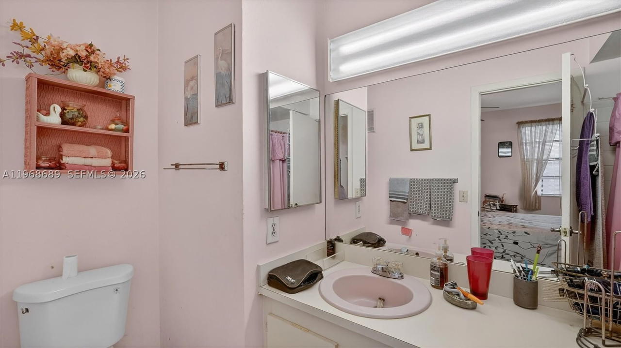 Real estate property located at 10413 6th St, Broward, Pembroke Pointe Section T, Pembroke Pines, FL