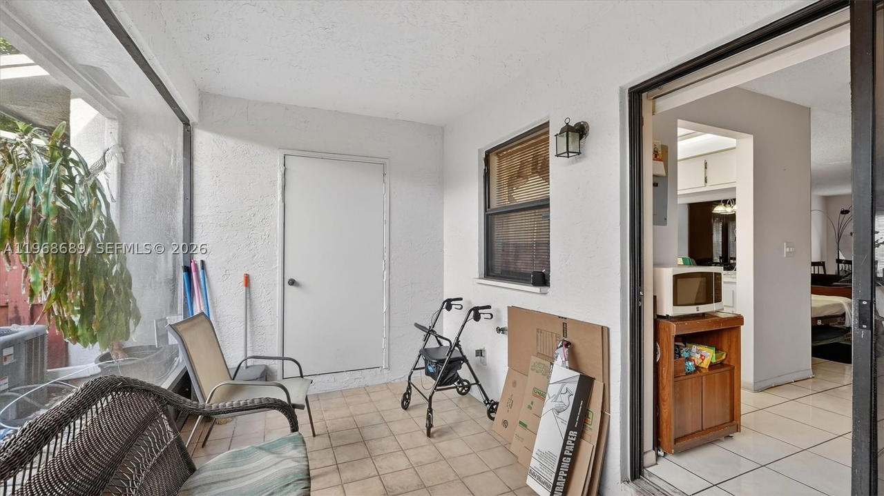 Real estate property located at 10413 6th St, Broward, Pembroke Pointe Section T, Pembroke Pines, FL