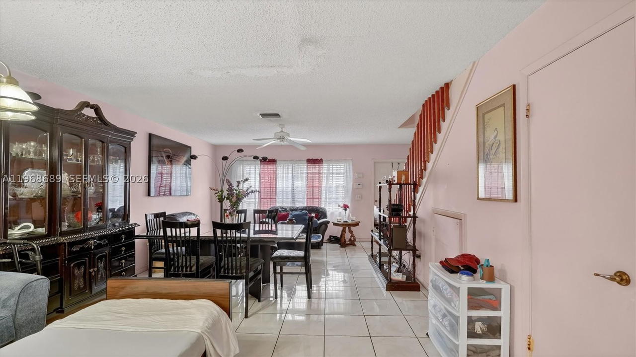 Real estate property located at 10413 6th St, Broward, Pembroke Pointe Section T, Pembroke Pines, FL