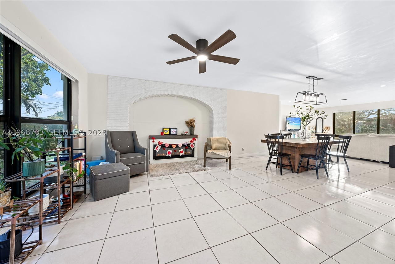 Real estate property located at 7835 16th Ct, Miami-dade, Palm Springs Lakes 5th Ad, Hialeah, FL