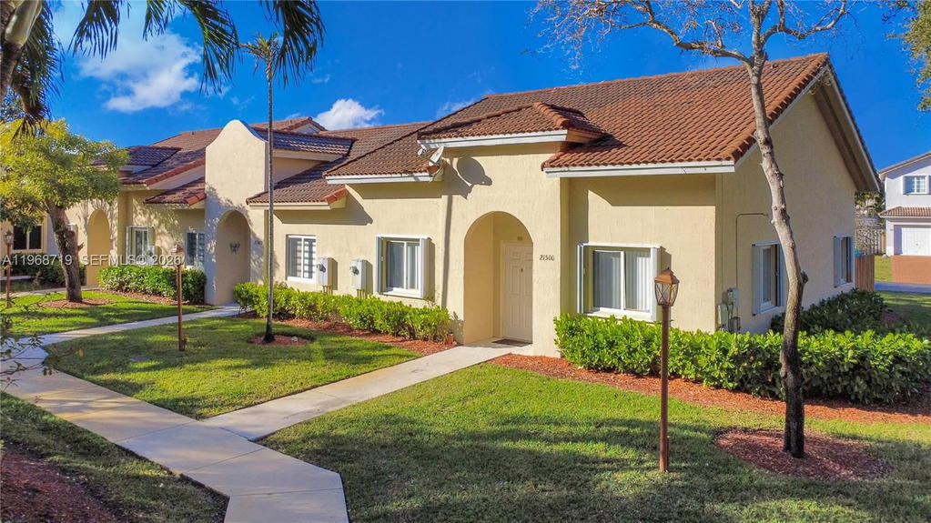 Real estate property located at 21500 87th Ct, Miami-dade, Windy Point, Cutler Bay, FL